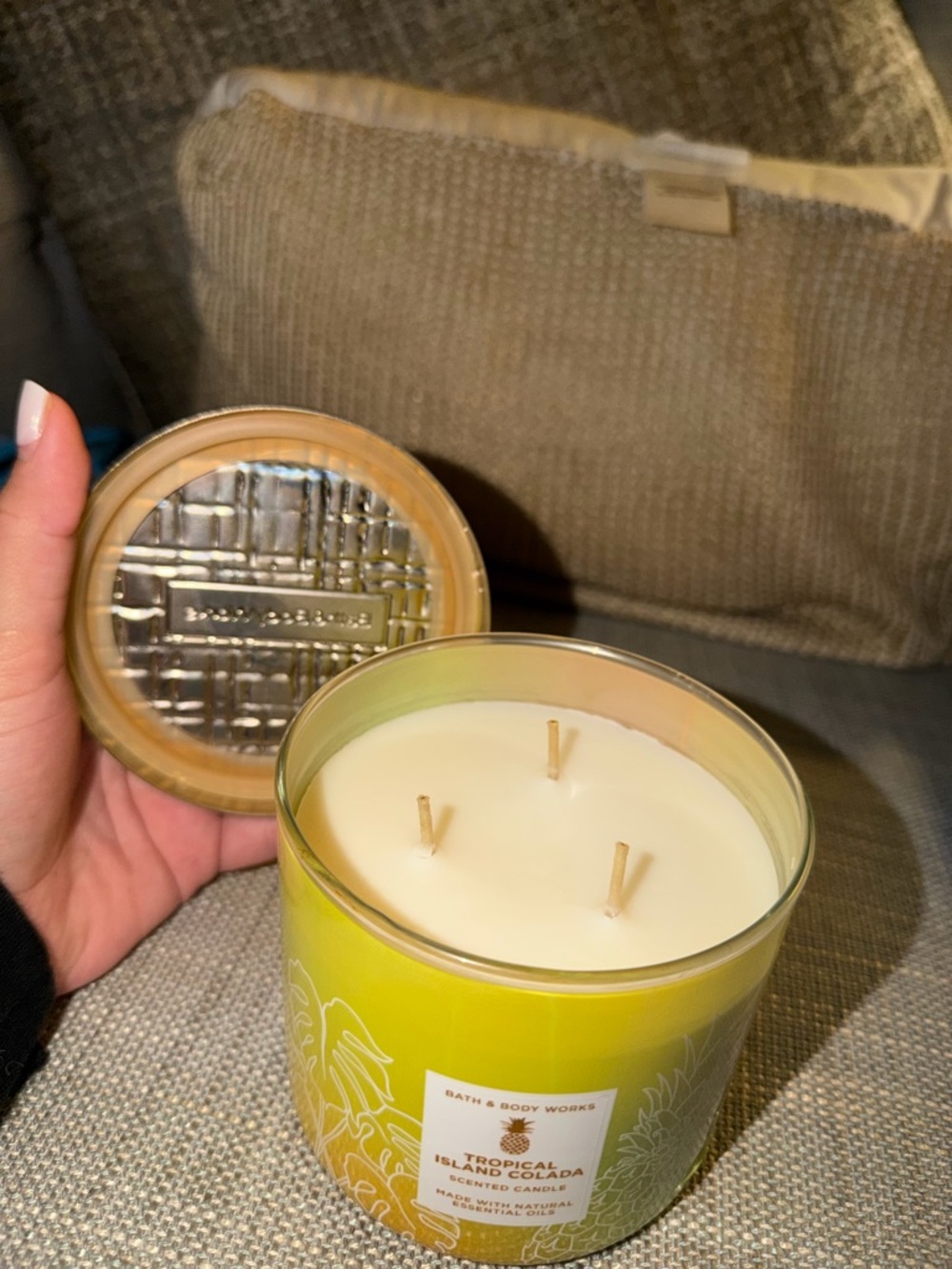 Bath & Body Works Tropical Island Colada Candle - Picture 5 of 5
